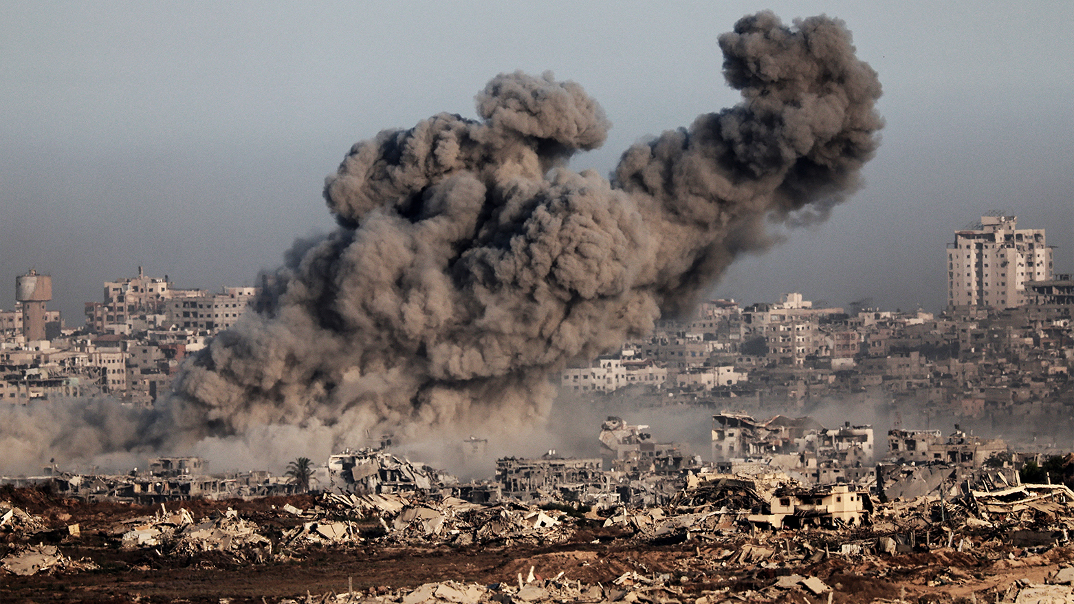 Smoke rises during an Israeli strike on Gaza, seen from the Israeli border, July 17, 2025. (Photo: AFP)