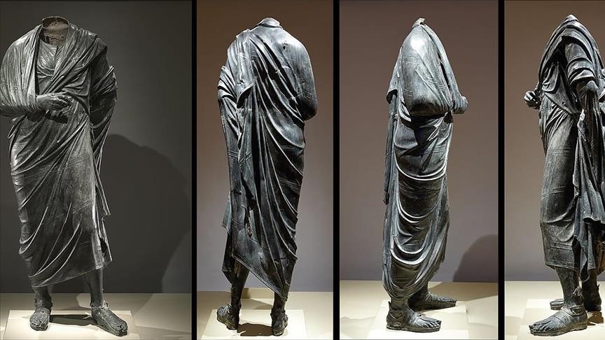 The bronze statue of the famed Roman Emperor Marcus Aurelius returned to  Türkiye. (Photo: AA)