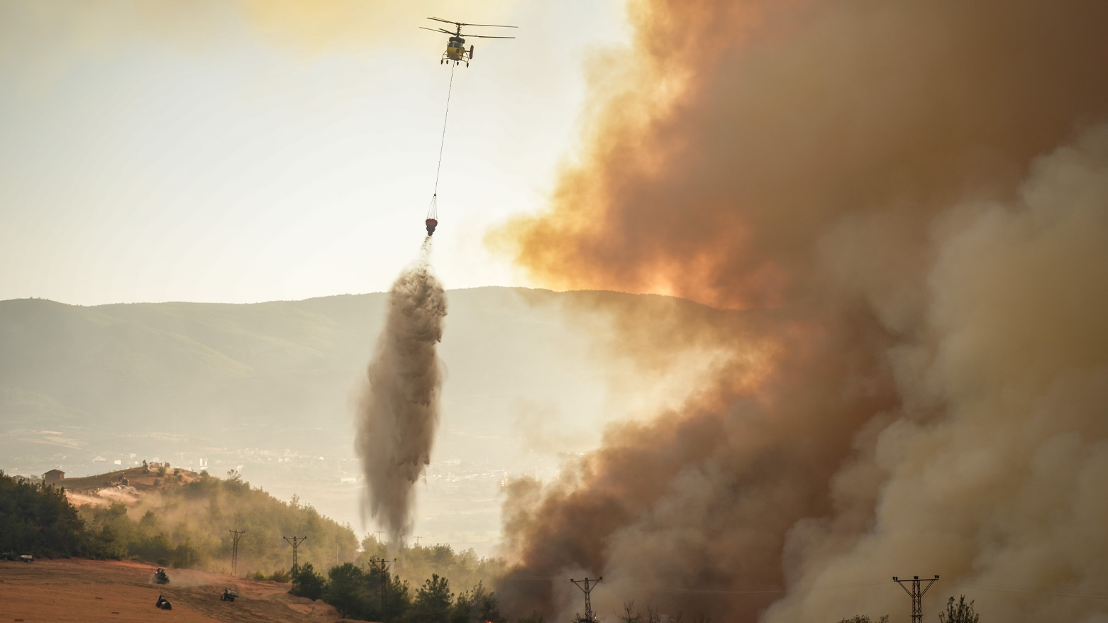 Bilecik'te yangın: Havadan ve karadan müdahale sürüyor