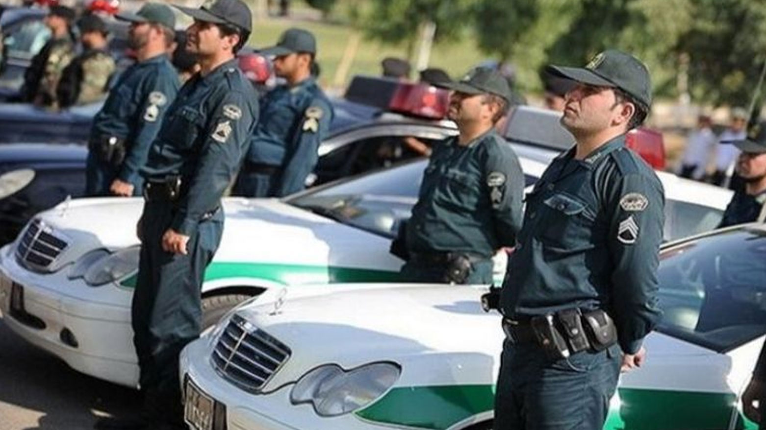 أفراد من الشرطة الإيرانية (وكالات)