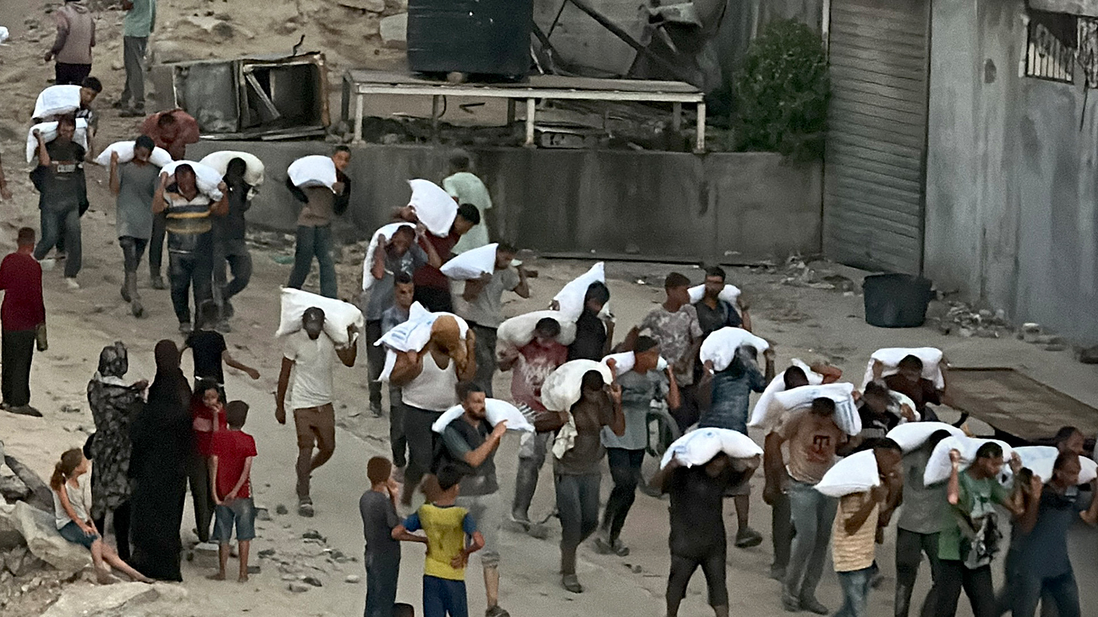 المدير العام لمنظمة الصحة العالمية: "جزء كبير" من سكان غزة "يتضوّرون جوعاً"