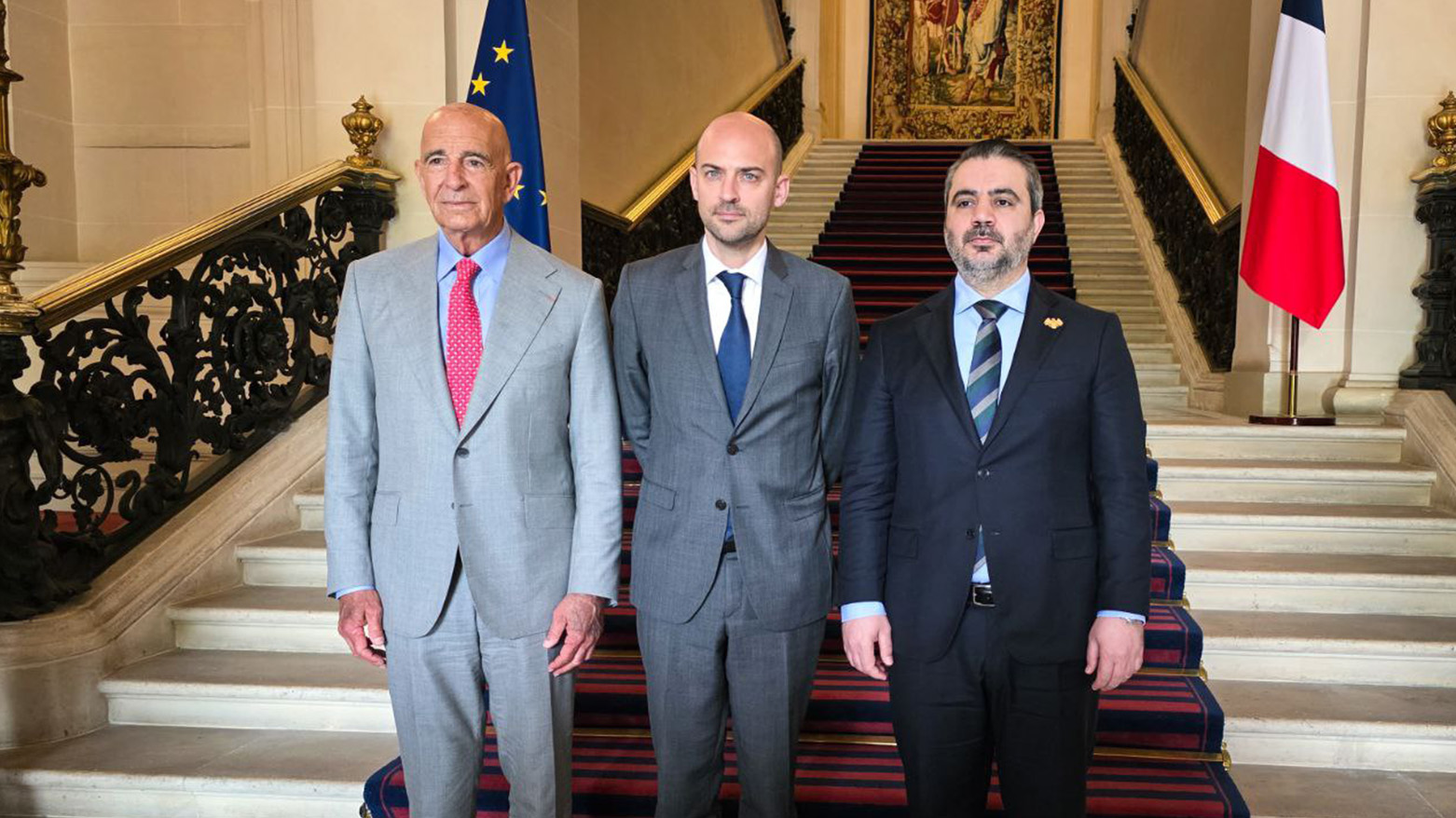 Minister of Foreign Affairs and Expatriates Asaad Al-Shibani (L), French FM Jean-Noël Barrot (C), and US Special Envoy to Syria Thomas Barrack (R), in Paris 25. 7, 2025. (Photo: SANA)
