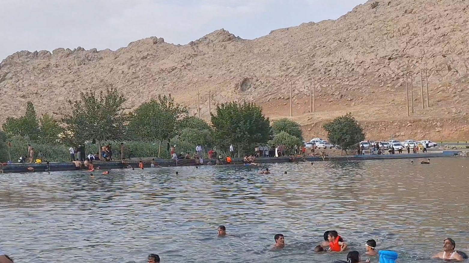 Rojhilatê Kurdistanê: Welatî ji ber germê diçin deverên geştiyariyê