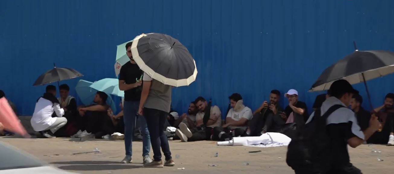 خۆپیشاندانی دەرچووانی پەیمانگەی نەوت لەبەردەم وەزارەتی نەوت لە بەغدا