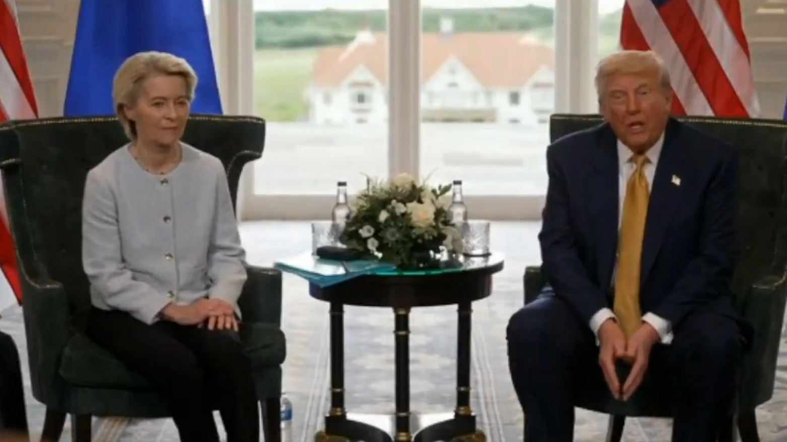 ترامب وفون دير لايين يسعيان إلى اتفاق جمركي في اسكتلندا قبل انتهاء المهلة