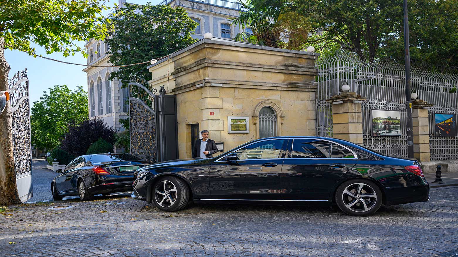 Delegations arrive to the Iranian Consulate, where Iranian diplomats will meet counterparts from Germany, Britain and France for renewed nuclear talks, in Istanbul, Turkey, July 25, 2025. (Photo: AFP)