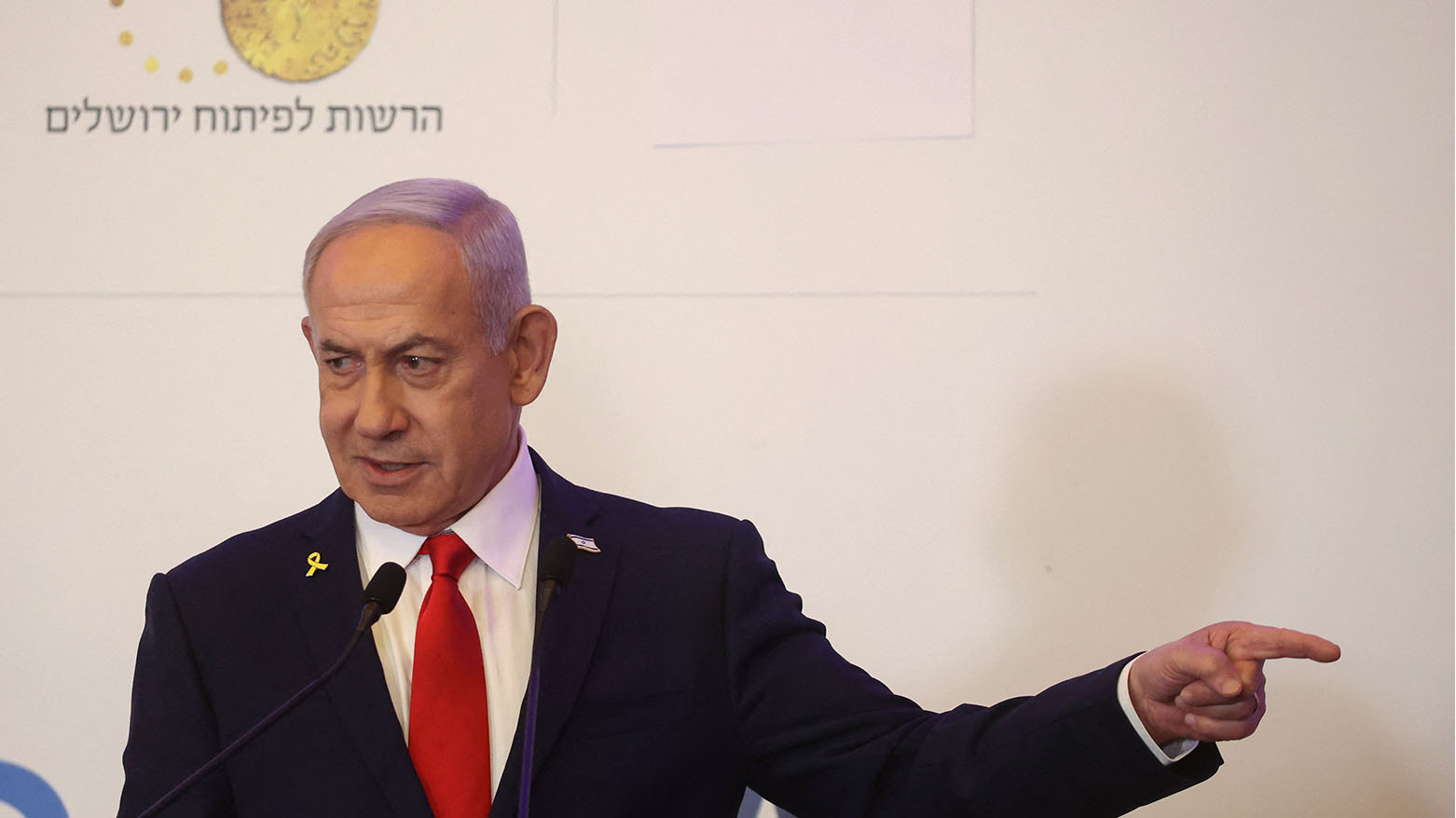 القضاء الفرنسي يفتح تحقيقا بشأن عقد لاغتيال محام لنتانياهو