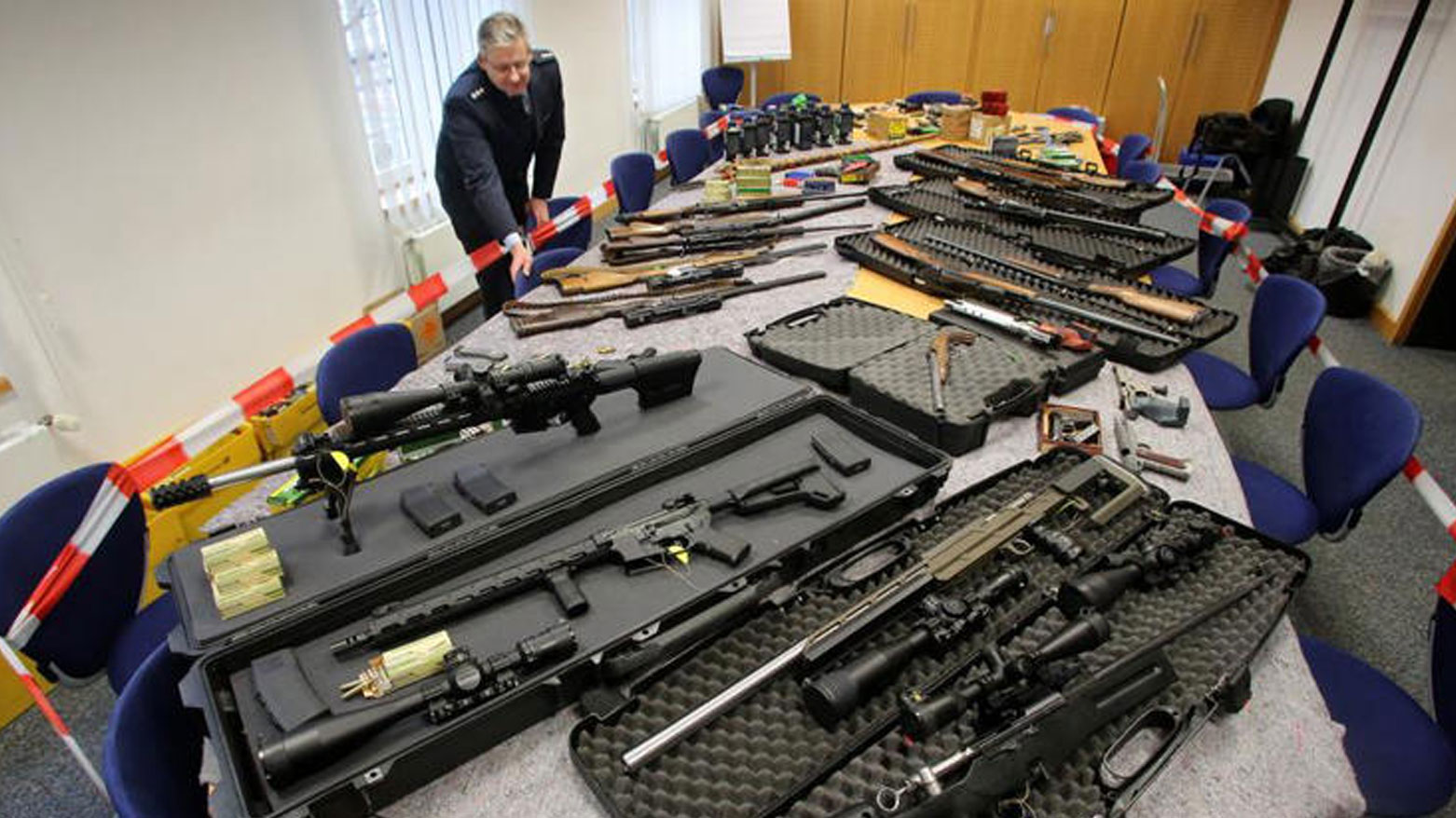 متطرفون يمينيون يمتلكون آلاف الأسلحة القانونية في ألمانيا