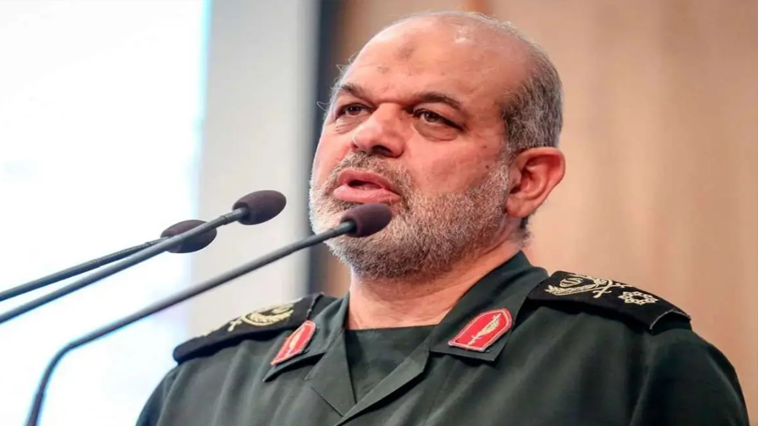 لیوا ئەحمەد وەحیدی، وەزیری بەرگریی پێشووی ئێران