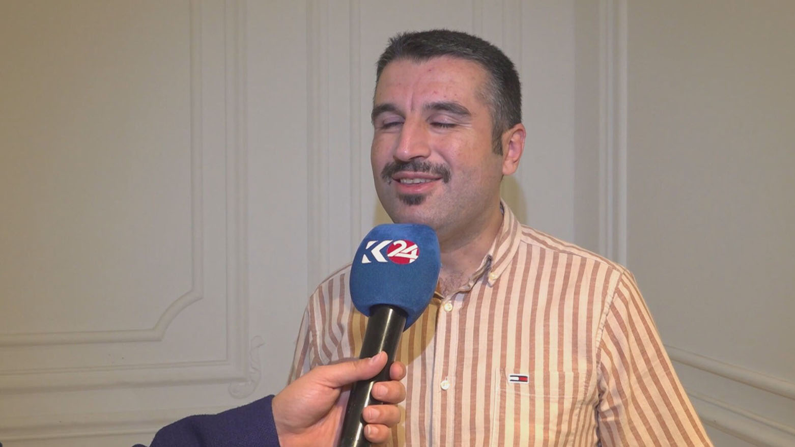 رغم فقدانه للبصر.. شانو يحقق أحلامه في عالم المحاماة ويوجه رسالة أمل للمجتمع