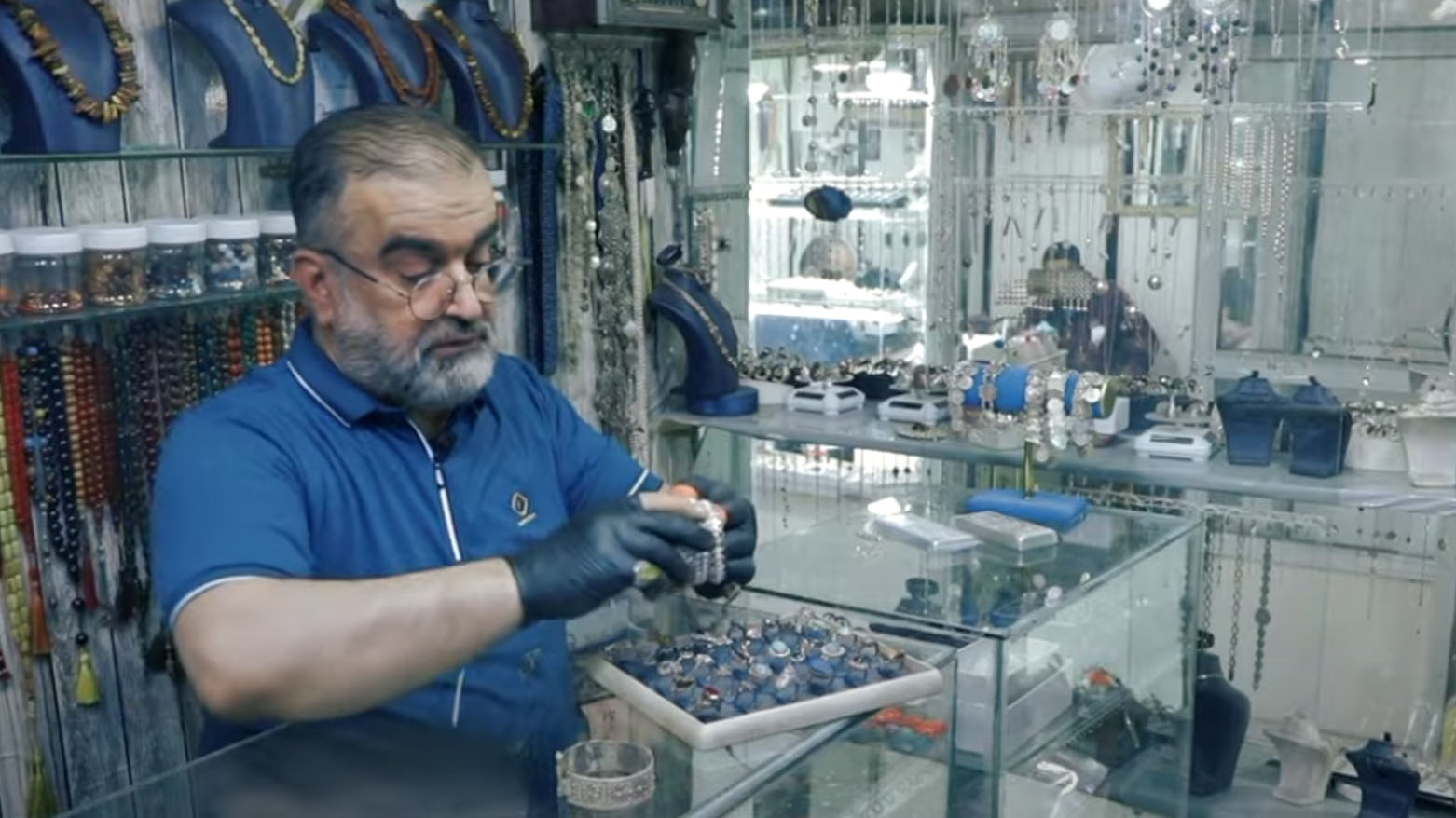 The photo shows a silversmith at his shop in downtown Erbil. (Photo: Kurdistan24)