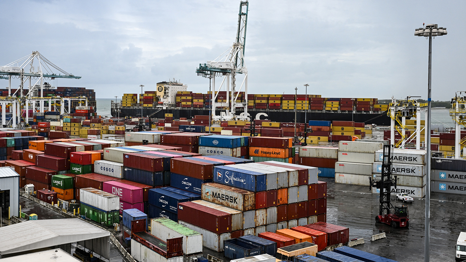 متوسط الرسوم الجمركية الأمريكية بات الأعلى منذ 1910 ببلوغه 20,1%