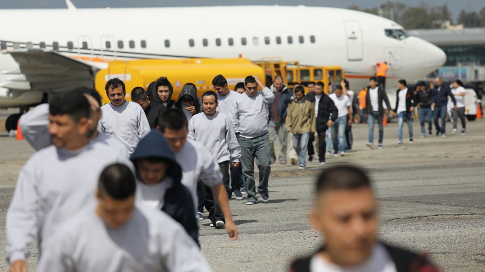 نحو مليون مهاجر غير نظامي غادروا الولايات المتحدة طوعاً منذ تنصيب ترامب