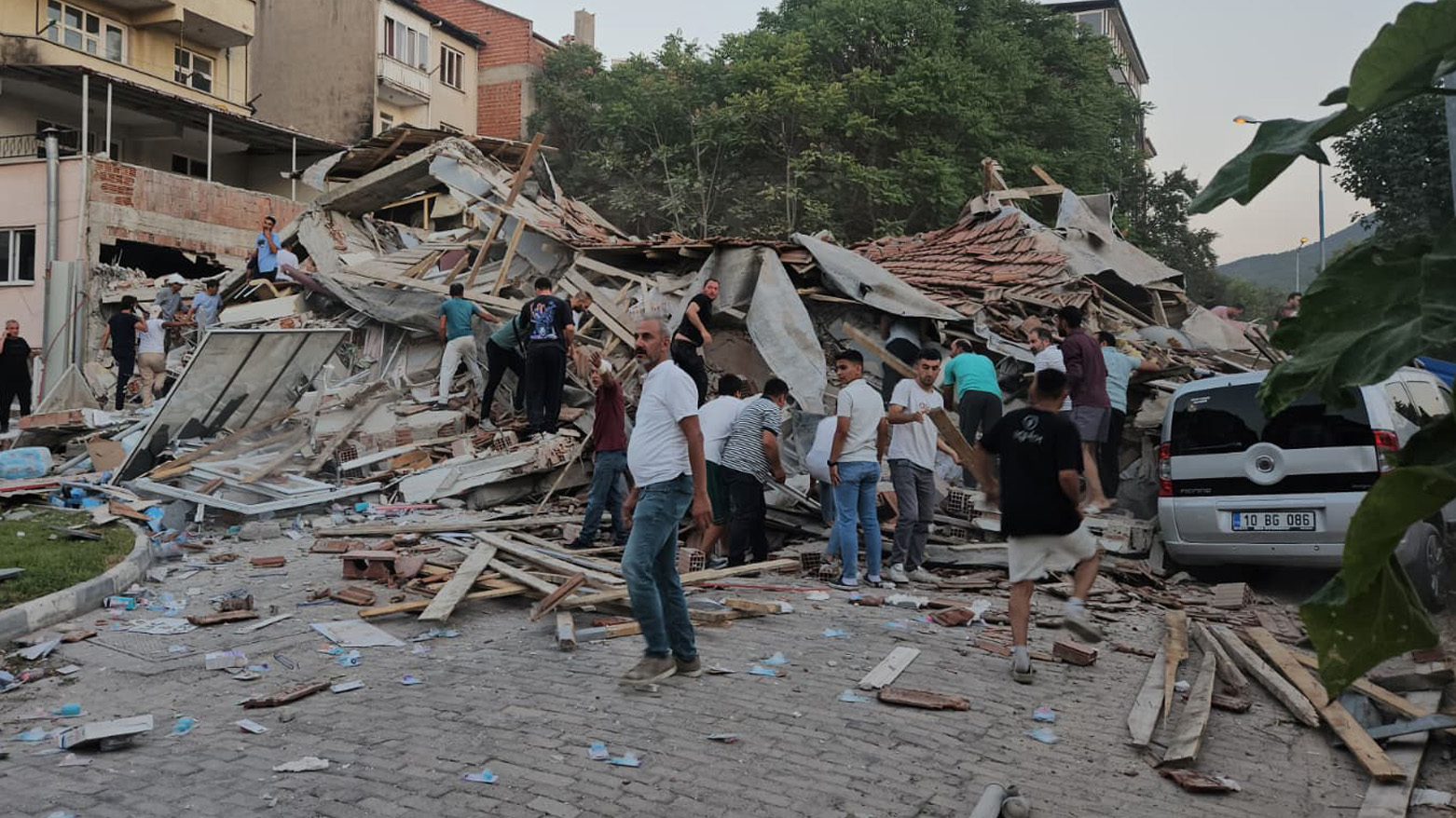 İstanbul Valiliğinden deprem açıklaması
