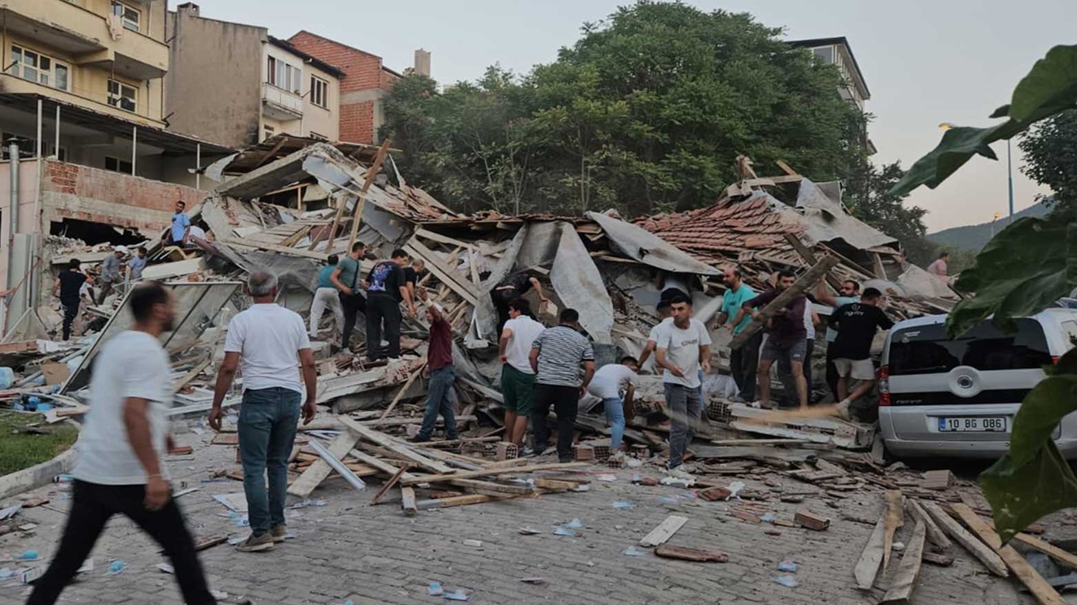 Destroyed homes in Sındırgı district, Balikesir province, Türkiye, following the 6.1-magnitude earthquake on August 10, 2025. (Photo: AA)