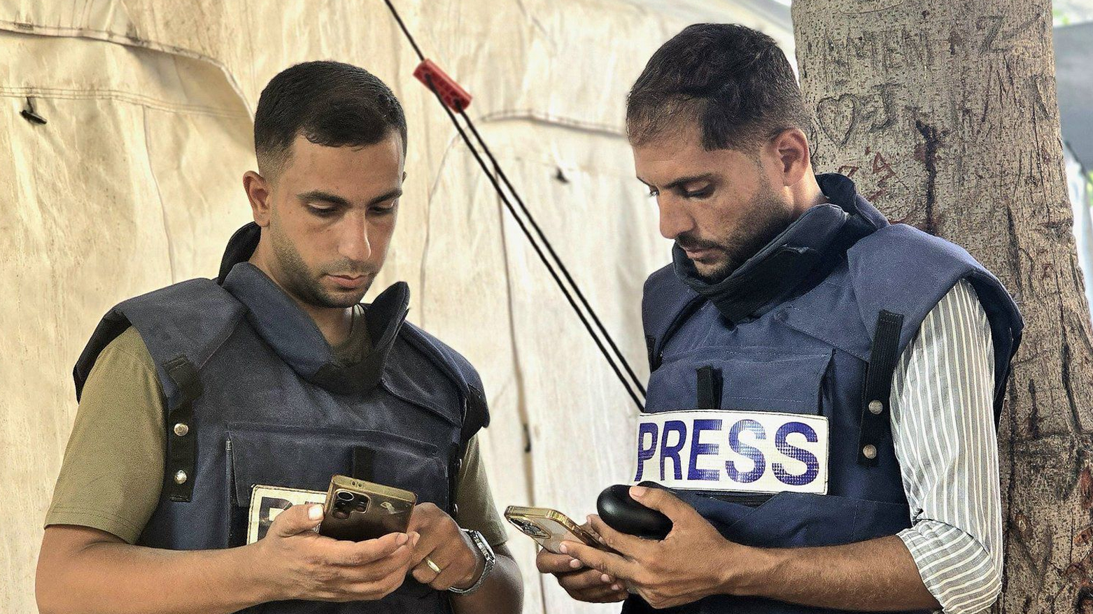استهداف خيمة صحفيين في غزة يودي بحياة أنس الشريف ومحمد قريقع
