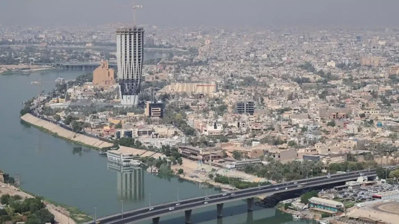 العراق.. مرشحون يضربون موعد الدعاية الانتخابية عرض الحائط