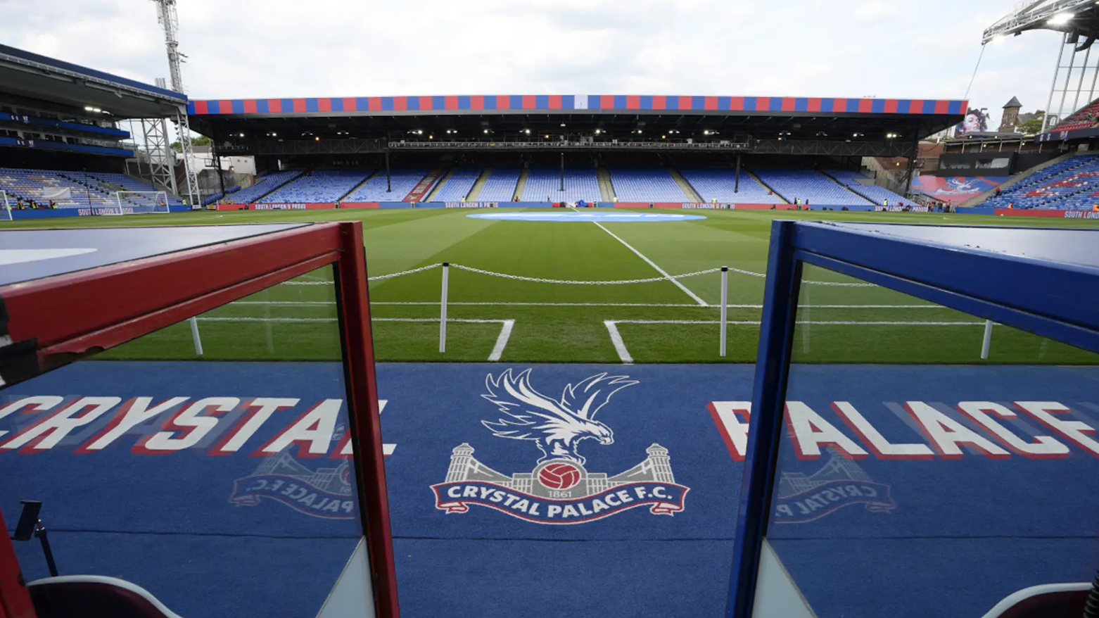 "كريستال بالاس" الإنجليزي يخسر معركته القانونية ضد يويفا