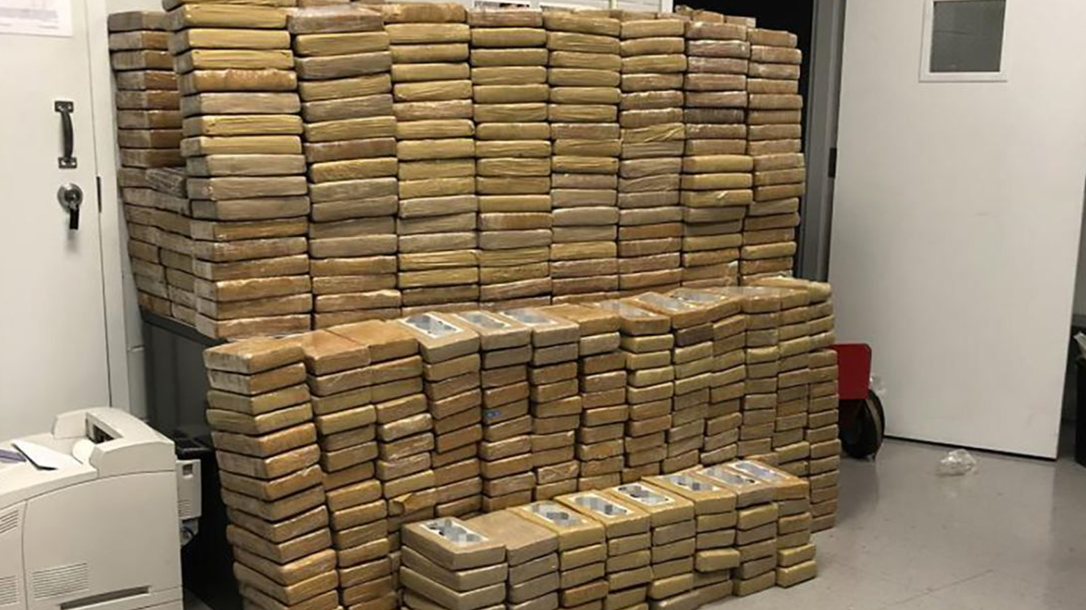 إسبانيا تضبط ثلاثة أطنان من الكوكايين على قارب قرب جزر الكناري