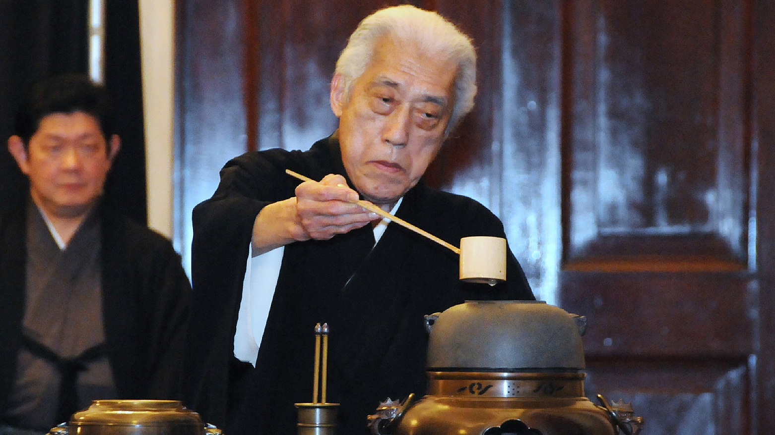 وفاة أبرز منظّمي طقوس تقديم الشاي في اليابان عن عمر 102