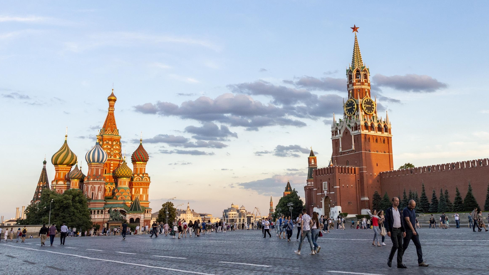 في موسكو تتزايد الآمال بوقف الحرب قبيل قمة بوتين وترامب