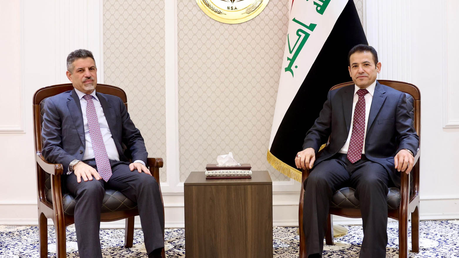 Iraq’s National Security Advisor Qasim al-Araji, (R), U.S. Chargé d’Affaires in Iraq Steven Fagin. (Photo: INA)