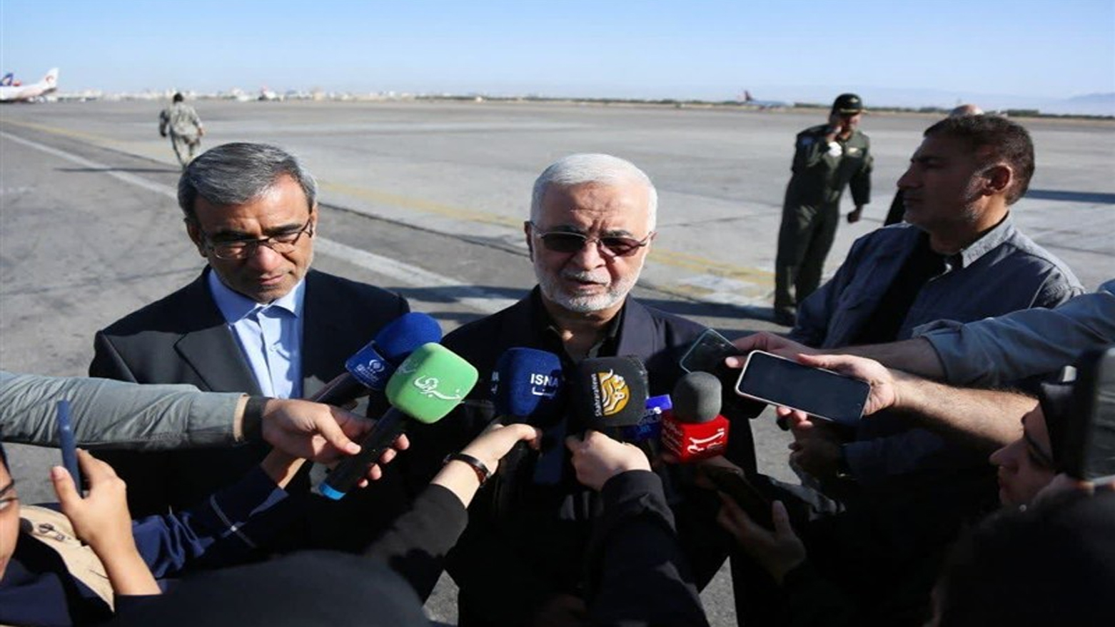 ئەسکەندەر موئمینی، وەزیری ناوخۆی ئێران