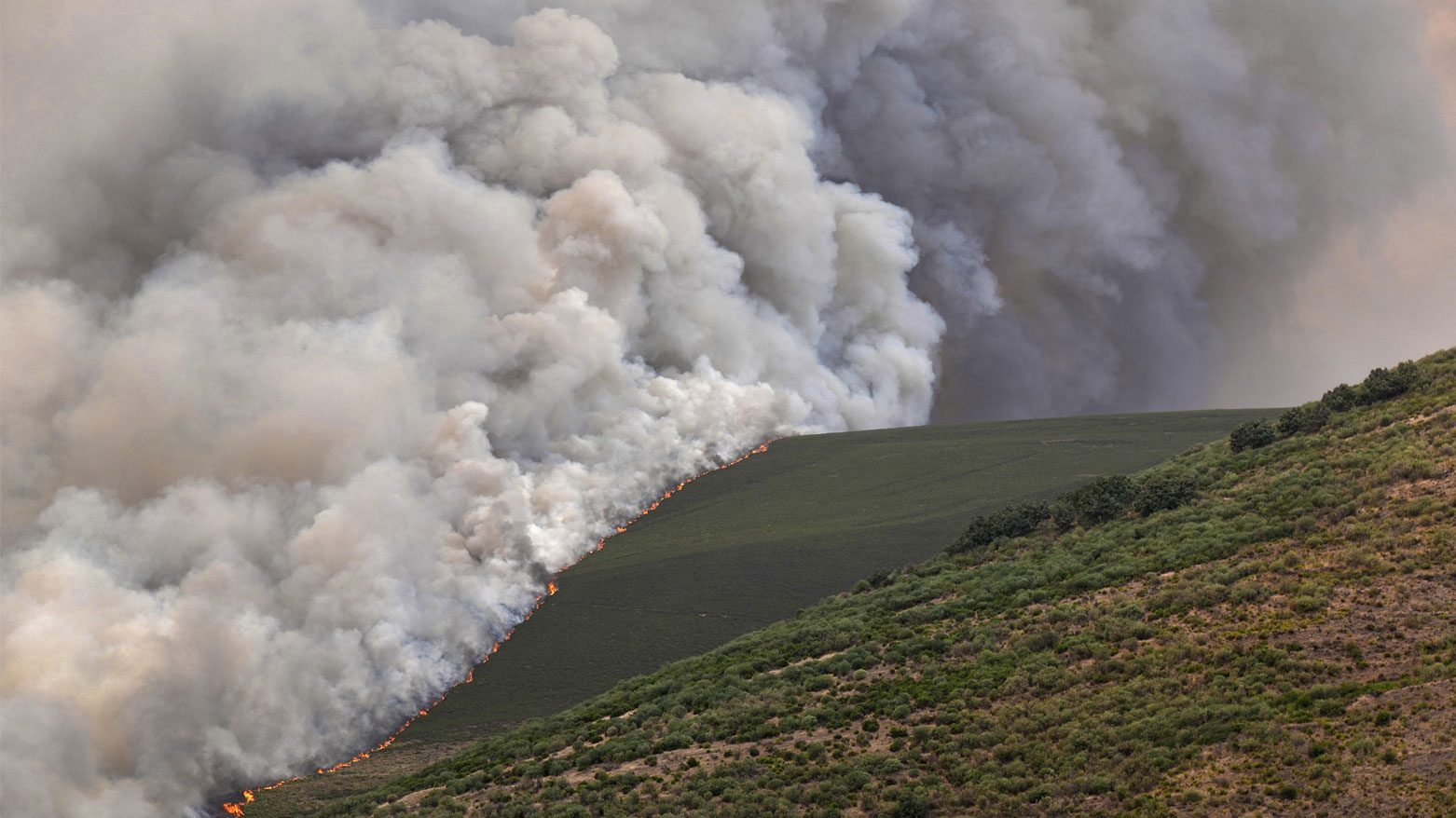 حريق غابات في كاستريلو دي كابريرا، شمال غرب إسبانيا (فرانس برس)