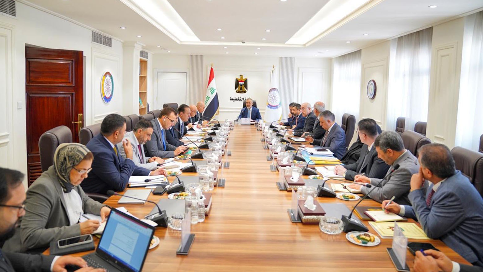 DPM and Planning Minister Mohammed Ali Tamim, (C), chairs a joint meeting between Iraq’s federal government and the KRG to discuss progress on key shared issues, August 19, 2025. (Photo: Iraqi Plan. Min. Media)