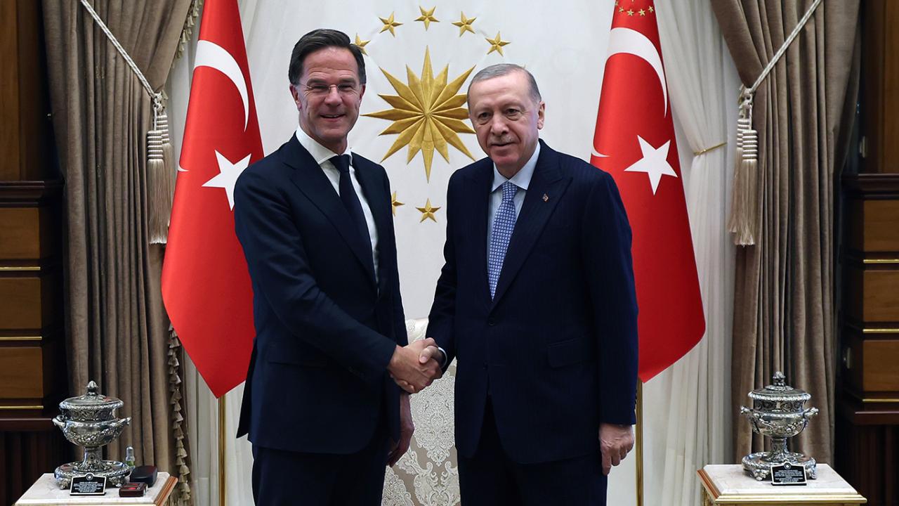Mark Rutte ve Erdoğan telefonda görüştü