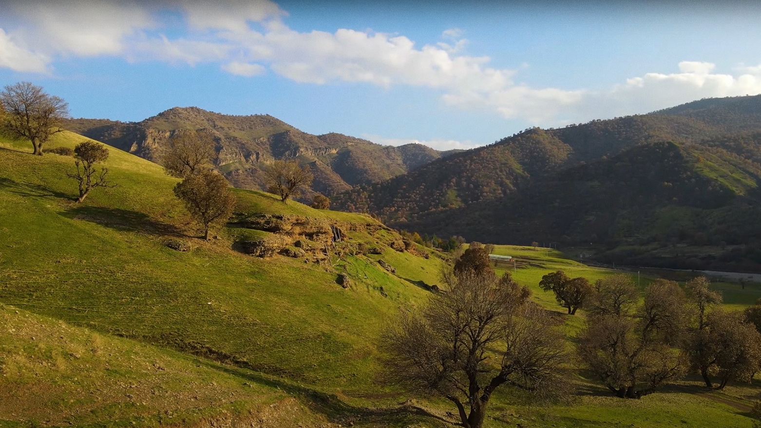 Scenic view of Sharbazher’s rolling hills and mountain ridges in Sulaimani. (Photo: Social Media)