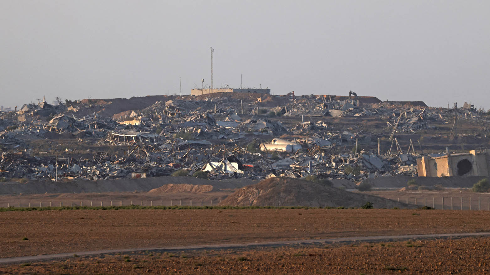 این عکس ویرانی‌های سرزمین محاصره‌شده فلسطینی را در ۲۰ اوت ۲۰۲۵ نشان می‌دهد – ای‌اف‌پی