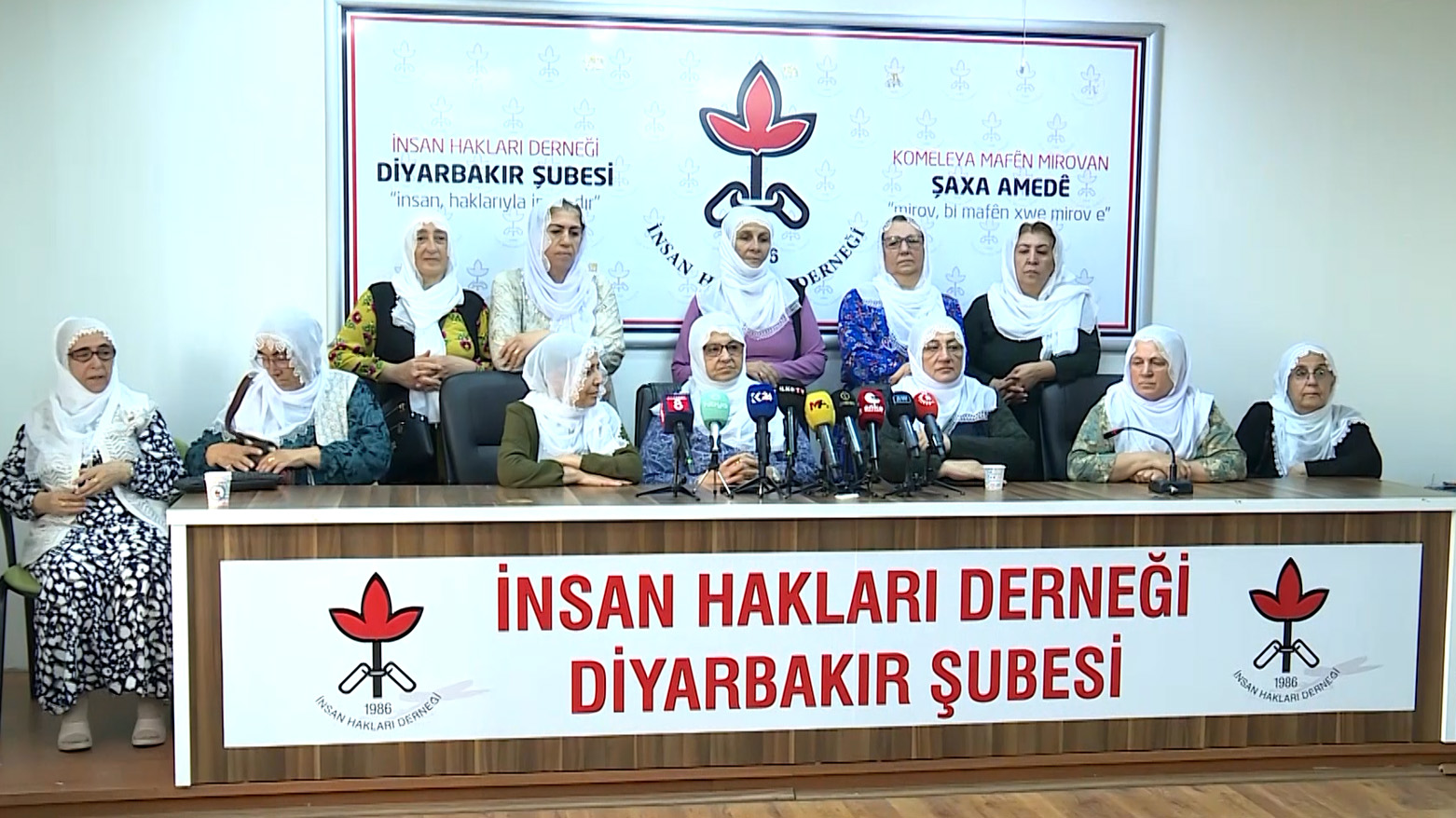 The Peace Mothers  in Diyarbakir during a press gathering organized under the umbrella of the city’s Human Rights Association. (Photo: Kurdistan24)