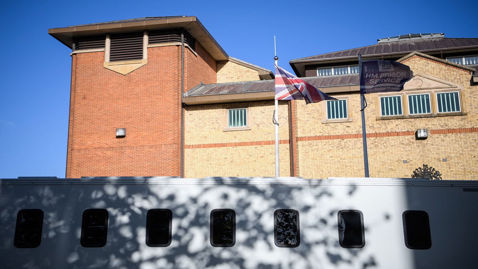 خطط جديدة لمعاقبة المجرمين خارج السجن في بريطانيا