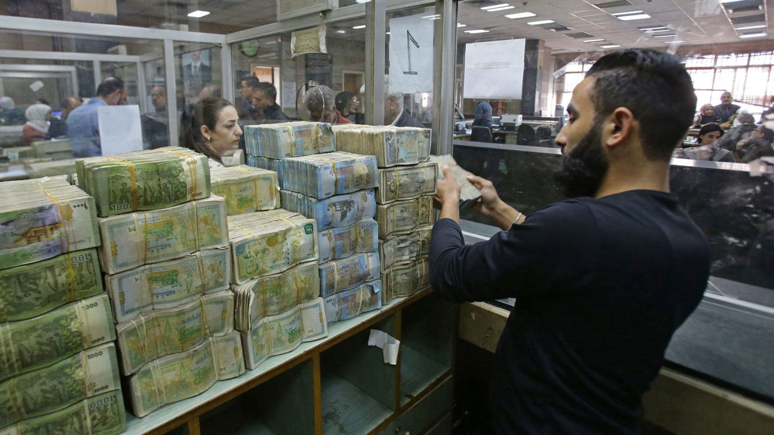 سوريا تعتزم تبديل عملتها وحذف صفرين منها