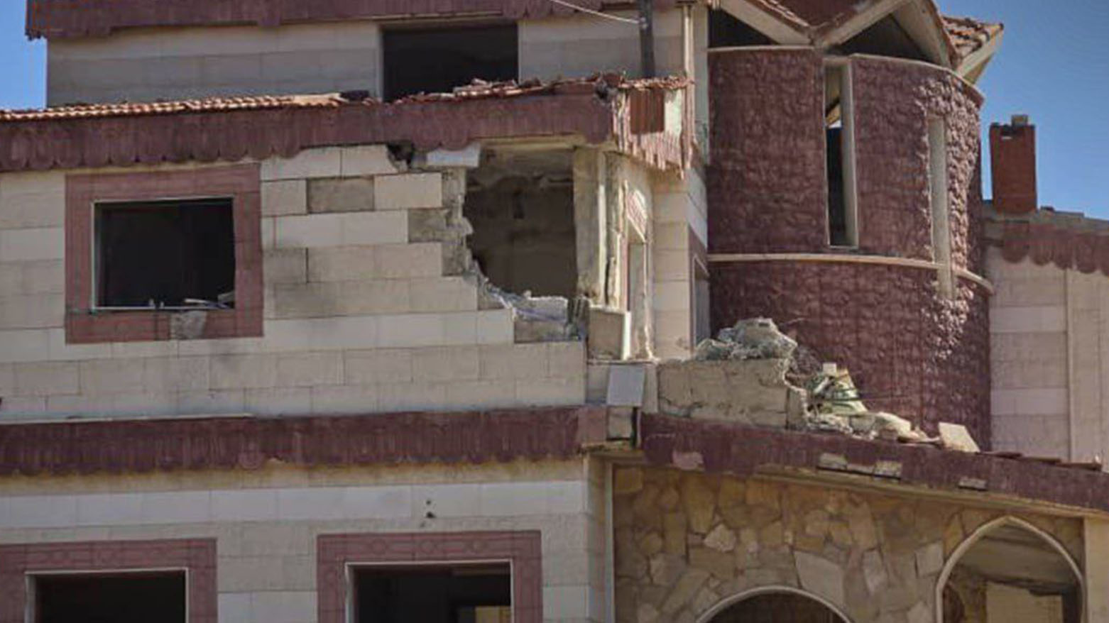 The house that was bombed by Israel in the village of Taranja, northern Quneitra, Syria. (SANA)