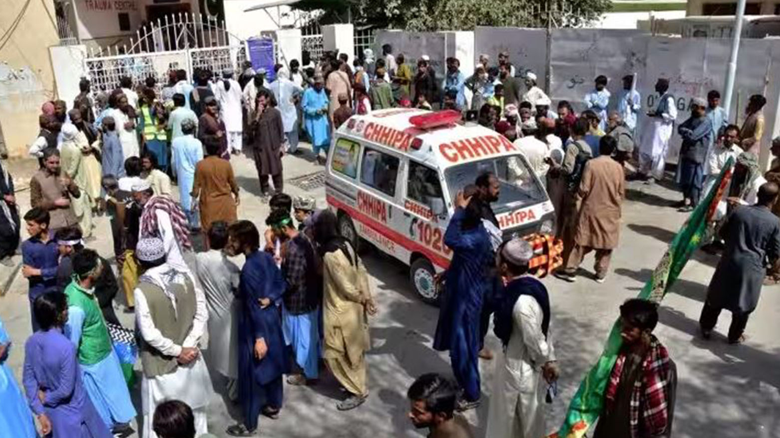 25 قتيلا بانقلاب حافلة في أفغانستان