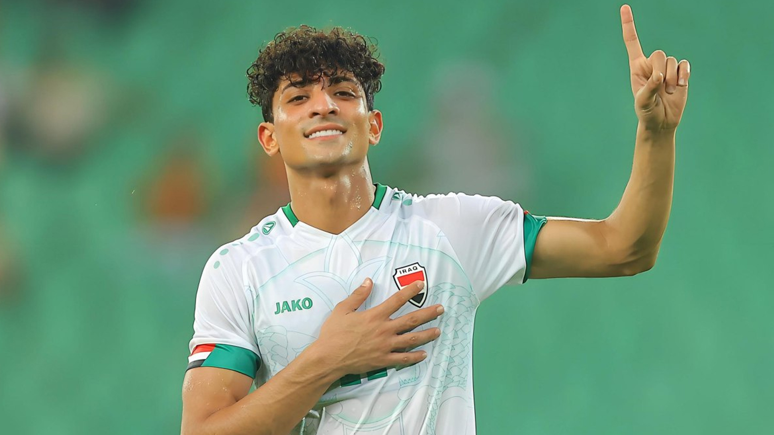 لاعب منتخب العراق لكرة القدم علي جاسم