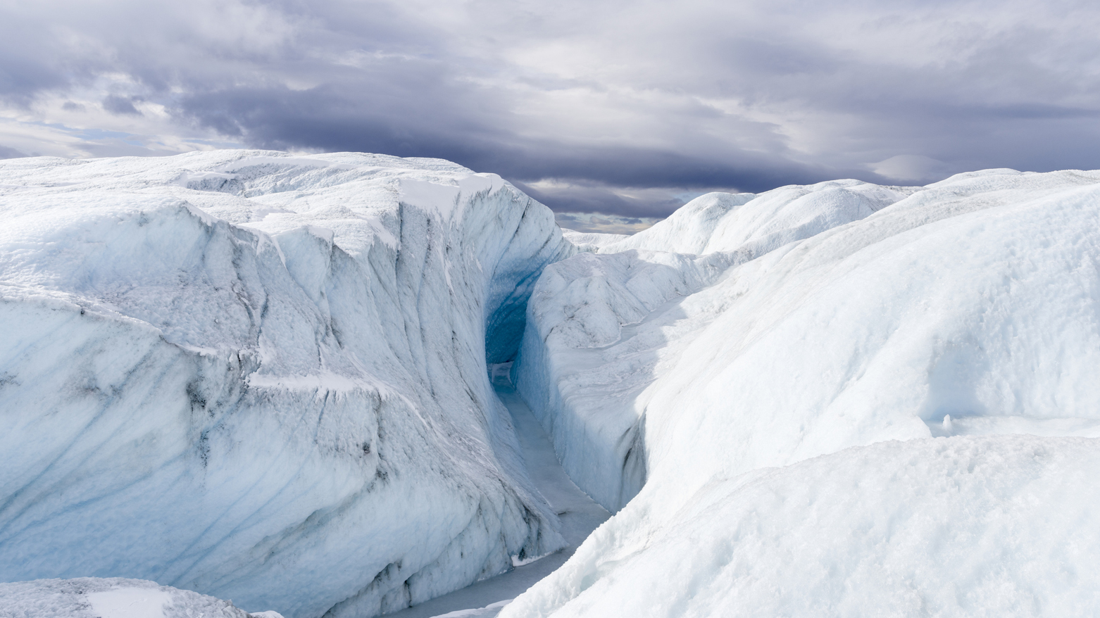 فرنسا تدين التدخل الخارجي في غرينلاند