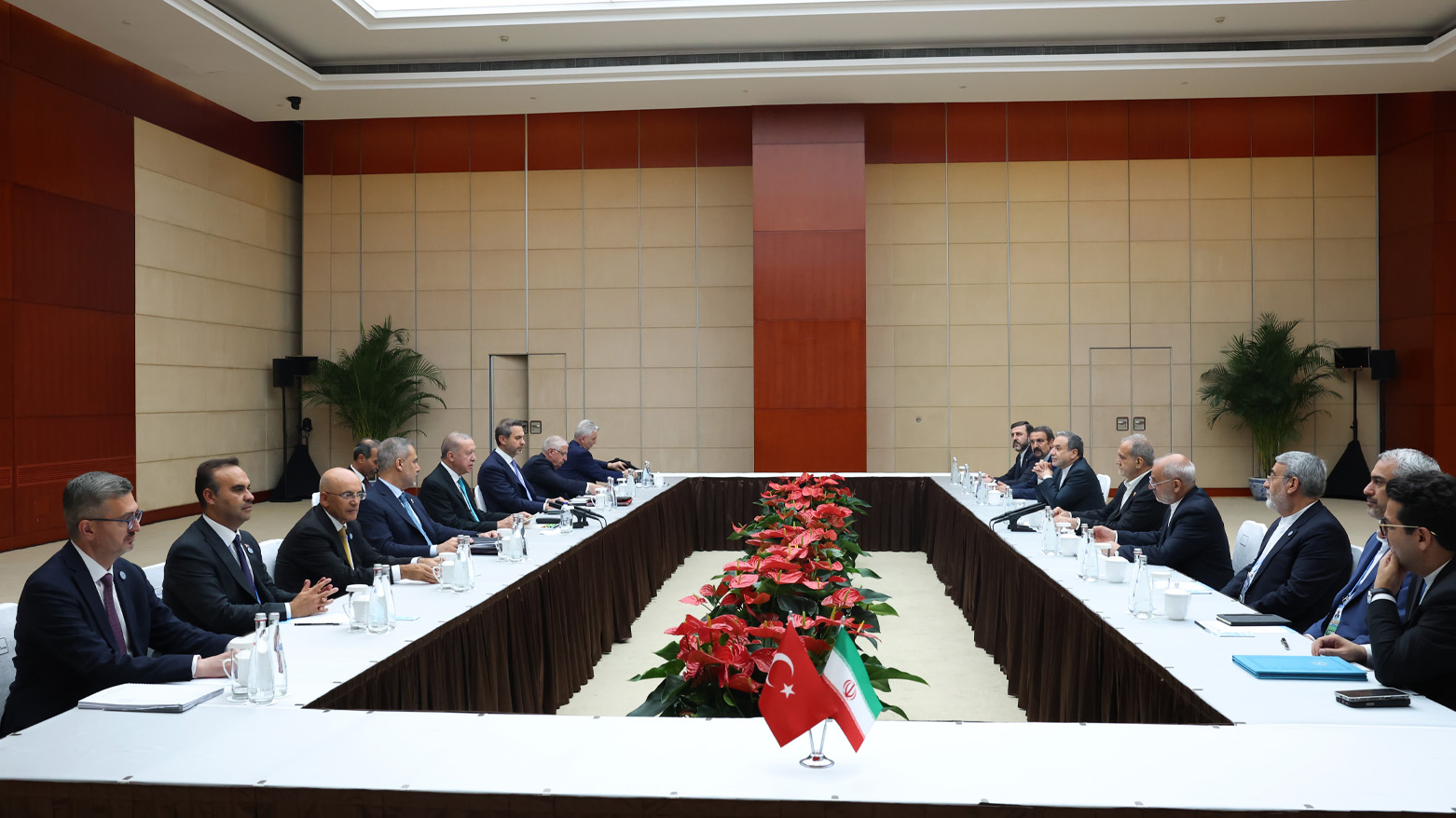 Erdoğan ve Pezeşkiyan bir araya geldi
