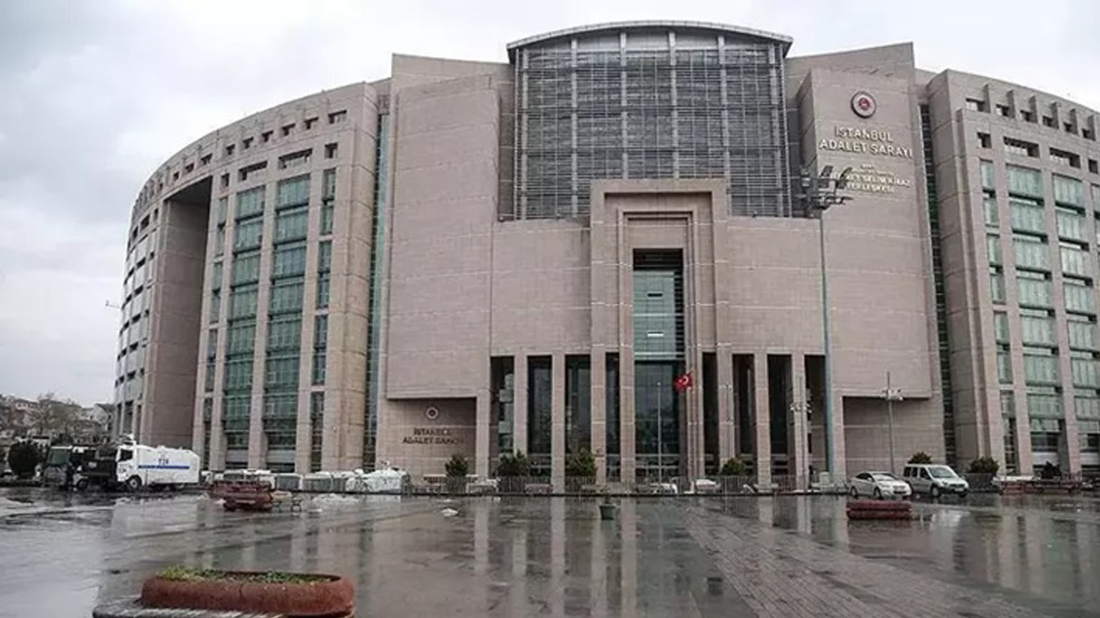 Avcılar ve Beşiktaş belediyelerine operasyon: 7 gözaltı