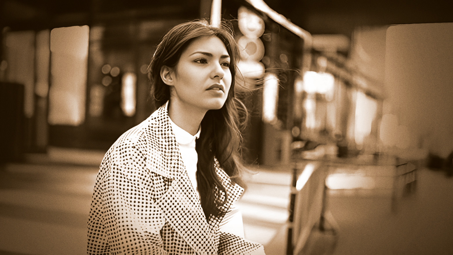 Kurdish-French singer Lawin Mesh Martin. (Graphics: Kurdistan24)