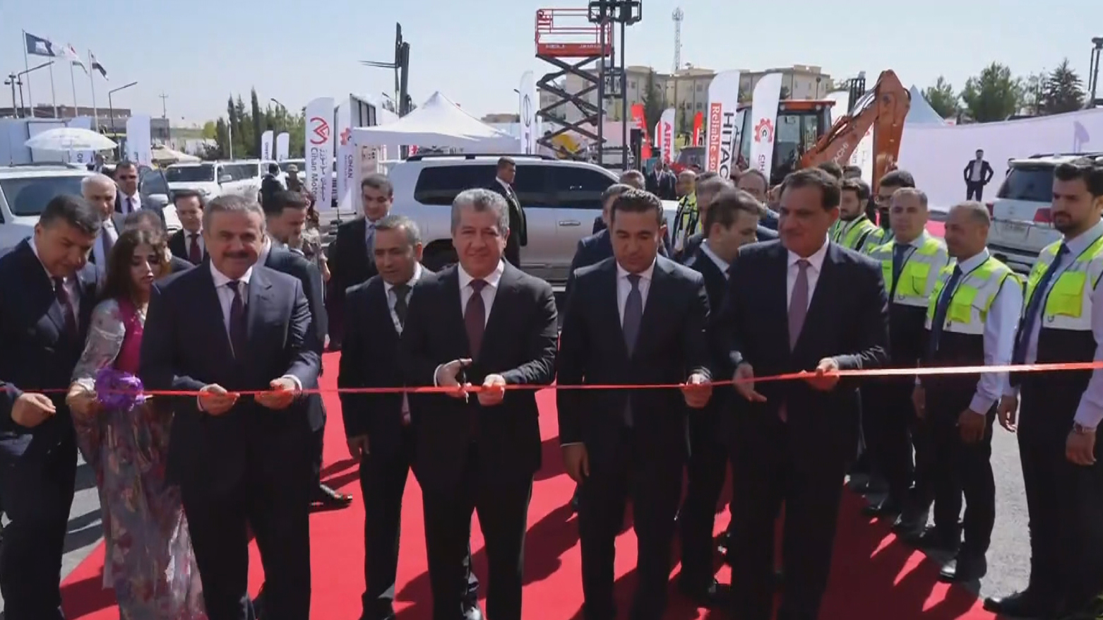 مەسرور بارزانی یەکەمین پێشانگەی نێودەوڵەتیی زاخۆی کردەوە
