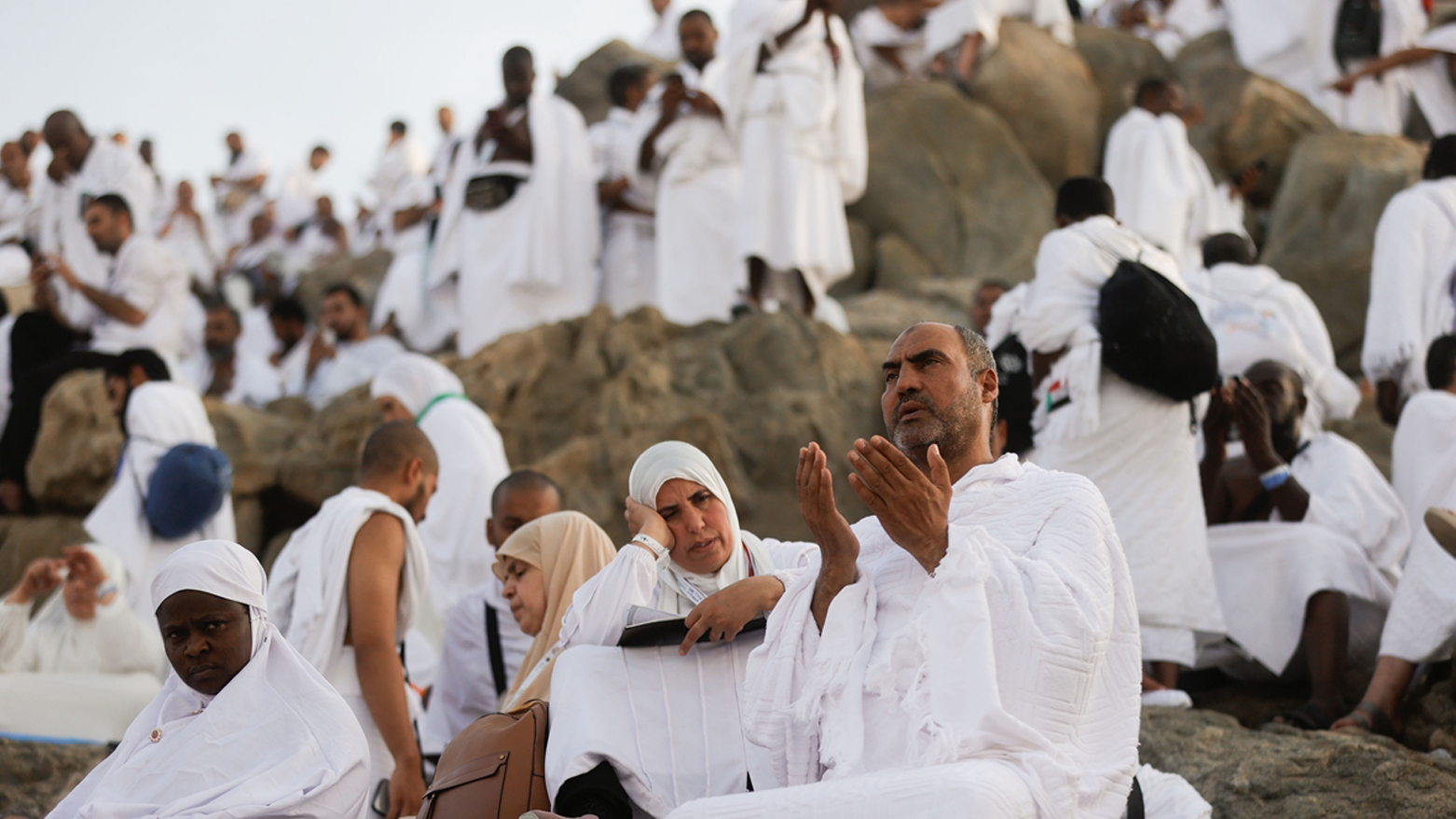 ژمارەیەک حاجی لەسەر کێوی عەرەفە