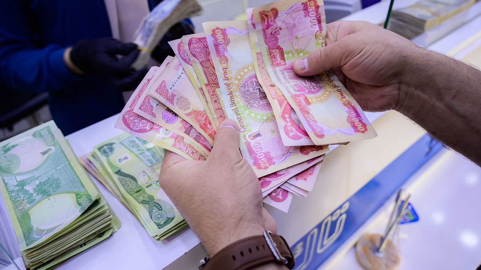 تا ناوەڕاستی 2026 مامەڵەکردن بە پارەی کاش لە عێراق کۆتایی دێت