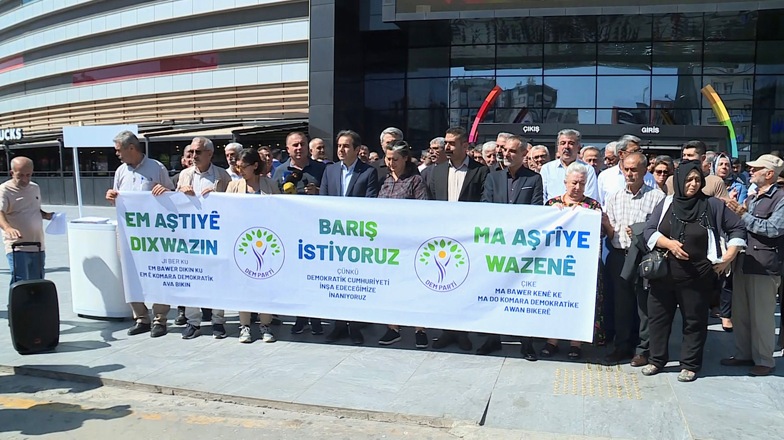 DEM Partî: Bila Mafê Hêviyê Bo Abdullah Ocalan were nasîn