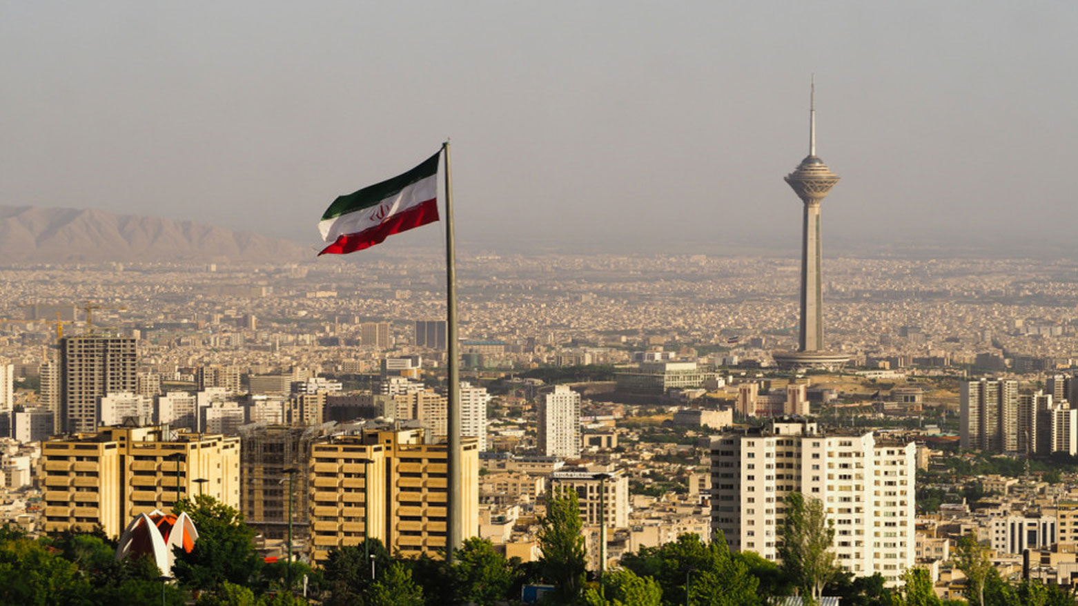 إيران تقرُّ قانون "تشديد عقوبة التجسس" وتنظيم استخدام المسيّرات