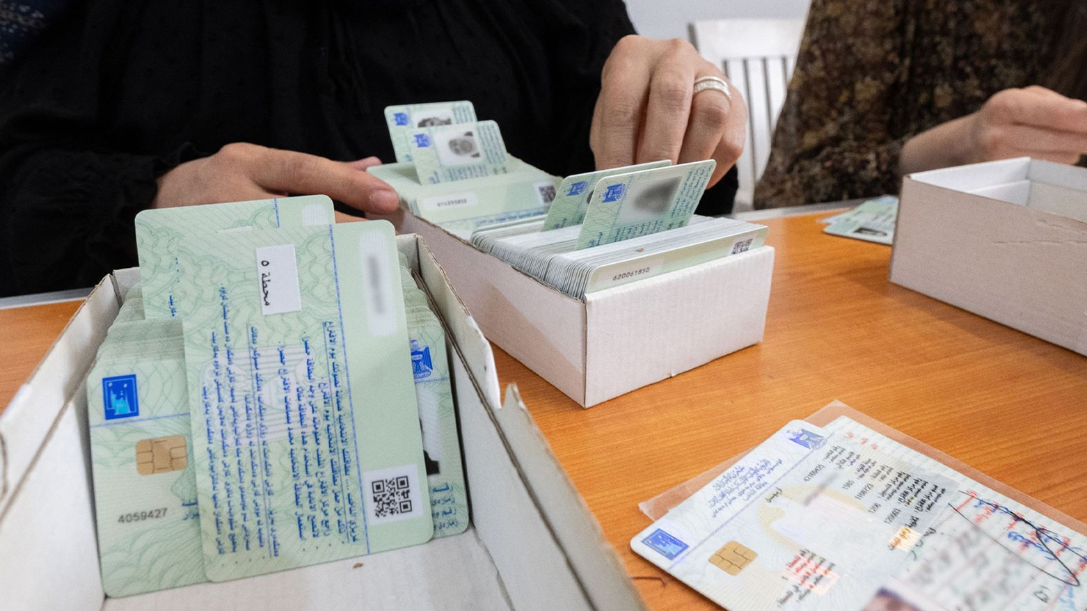 Irak'ta seçmen kartlarının alım-satımına karışan 46 kişi tutuklandı
