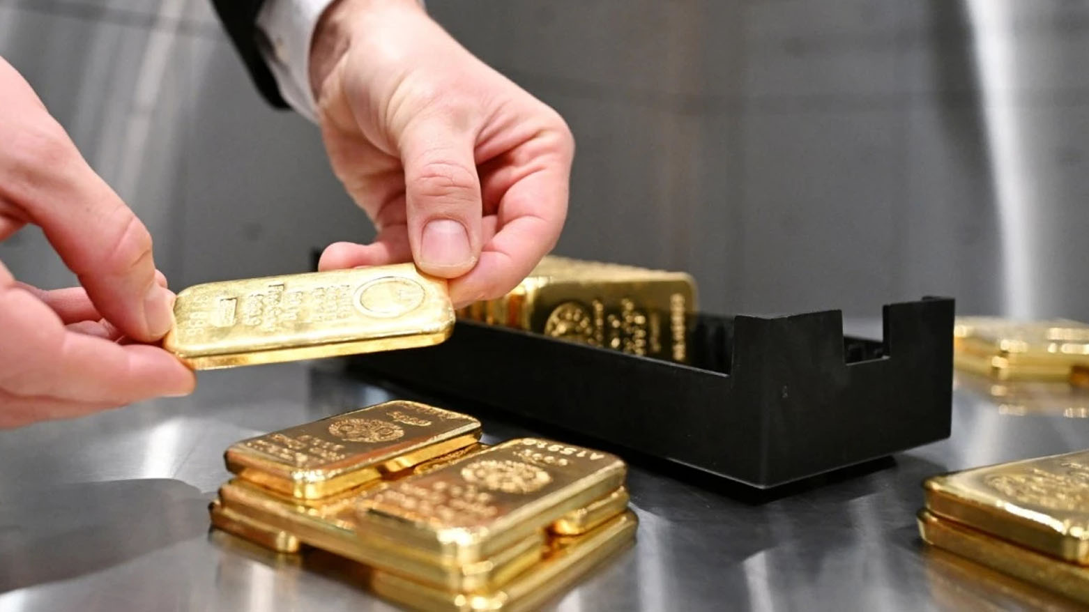 المعدن الأصفر يرتفع إلى مستوى قياسي جديد