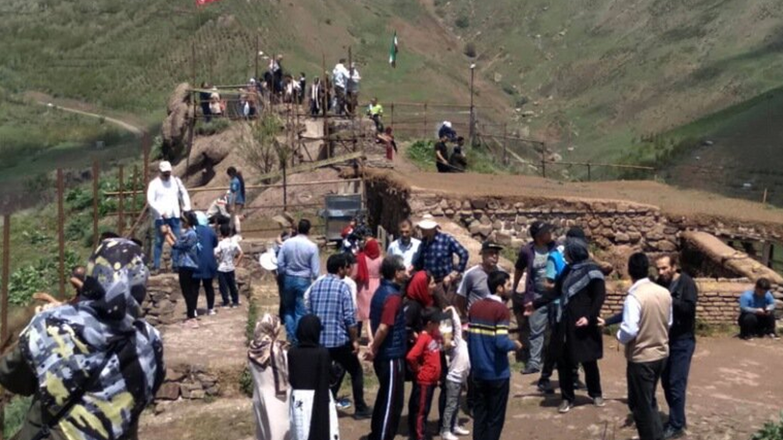 سیاسەتی نوێی گەشتیاریی ئێران؛ ئاسانکاری بۆ عێراقییەکان و نیگەرانی بۆ ئێرانییەکان